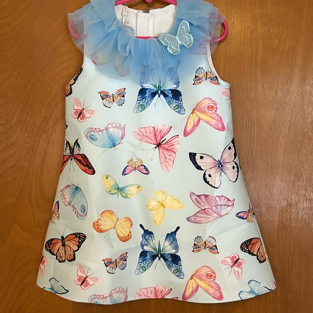 Childrensalon brand dress size 6Y.